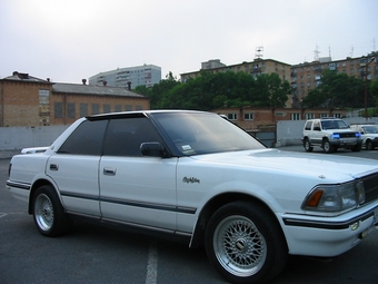 1990 Toyota Crown