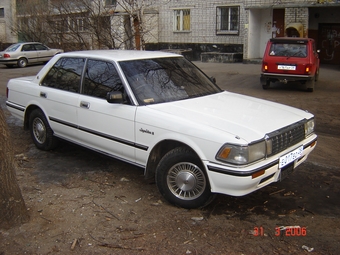 1990 Toyota Crown