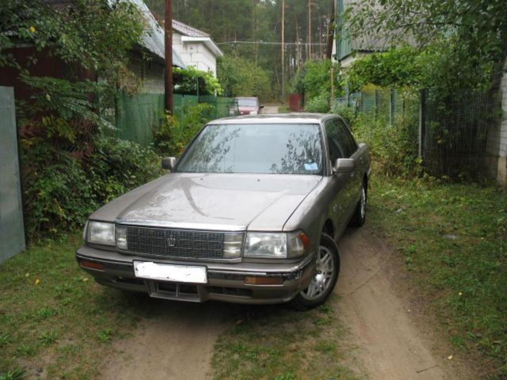 1990 Toyota Crown