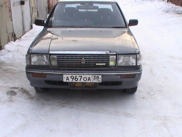 1990 Toyota Crown