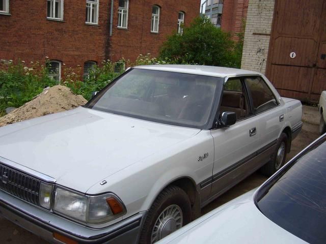 1990 Toyota Crown