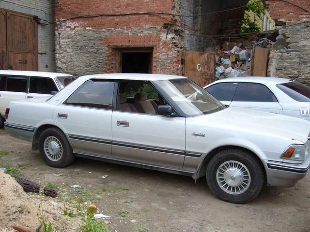 1990 Toyota Crown