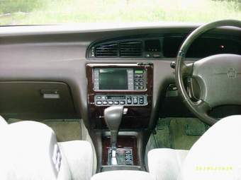 1993 Toyota Crown Photos