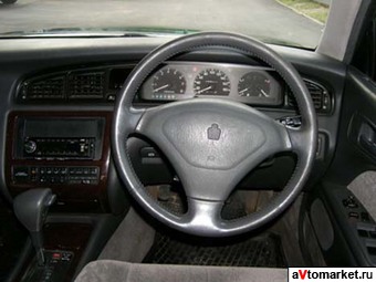 1993 Toyota Crown Pictures