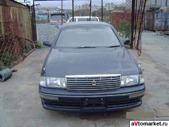 1995 Toyota Crown Photos