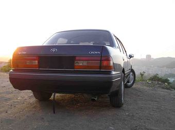 1996 Toyota Crown Images