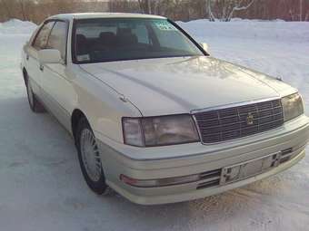 1996 Toyota Crown Photos