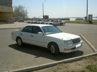 1997 Toyota Crown Photos