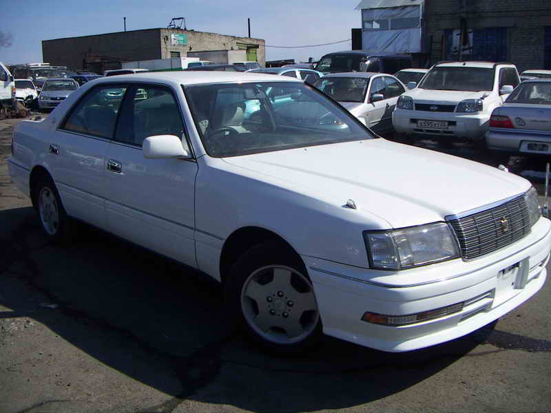 1997 Toyota Crown Photos