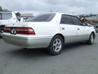 1997 Toyota Crown Pictures