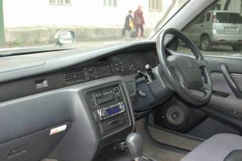 1997 Toyota Crown Pictures