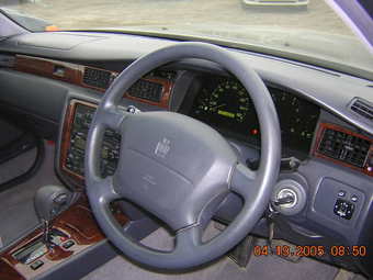 1998 Toyota Crown Pics