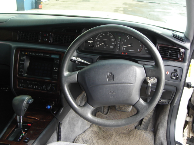 1998 Toyota Crown Pictures