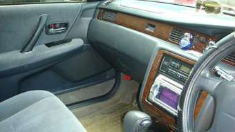 1998 Toyota Crown Photos