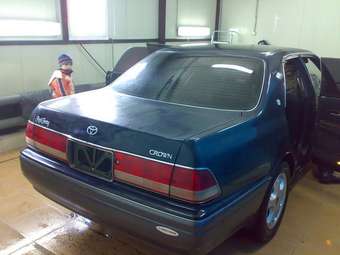 1998 Toyota Crown Photos