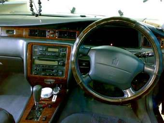 1998 Toyota Crown Pictures