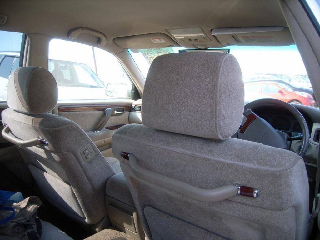 1999 Toyota Crown