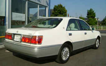 1999 Toyota Crown Pics