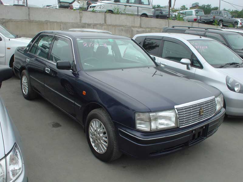 1999 Toyota Crown Photos
