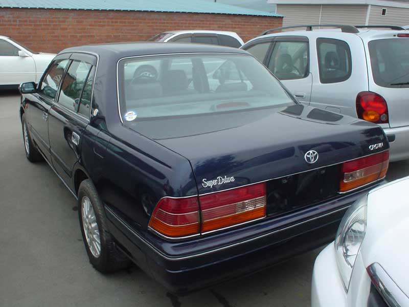 1999 Toyota Crown Photos
