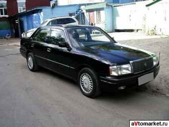 1999 Toyota Crown Pictures