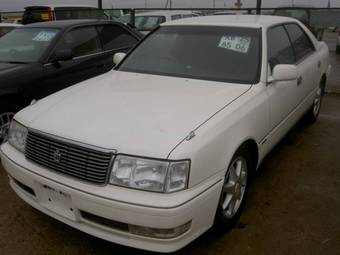 1999 Toyota Crown Pictures