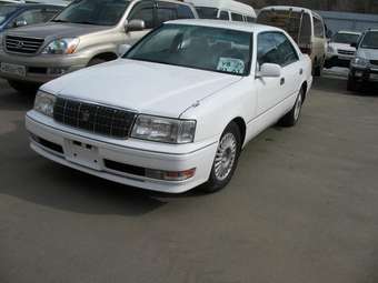 1999 Toyota Crown Pictures