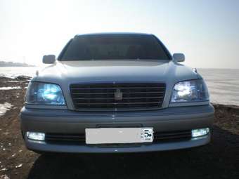 1999 Toyota Crown Pictures