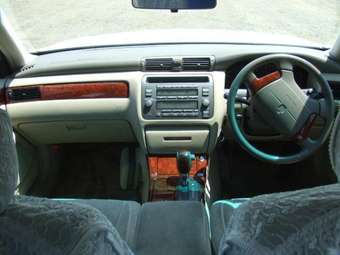1999 Toyota Crown Images
