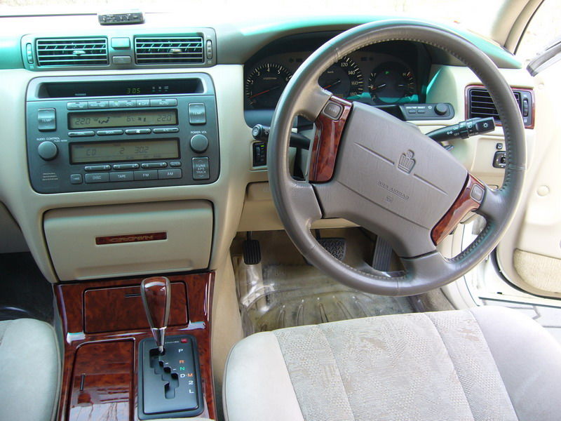 2000 Toyota Crown