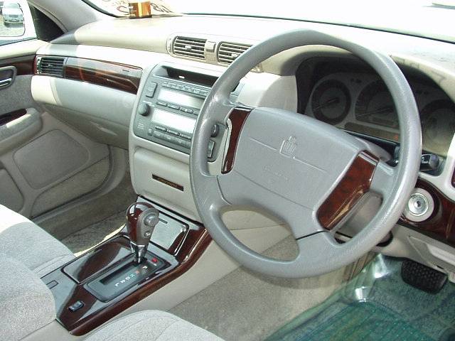 2000 Toyota Crown