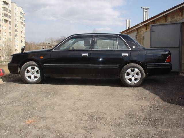 2000 Toyota Crown