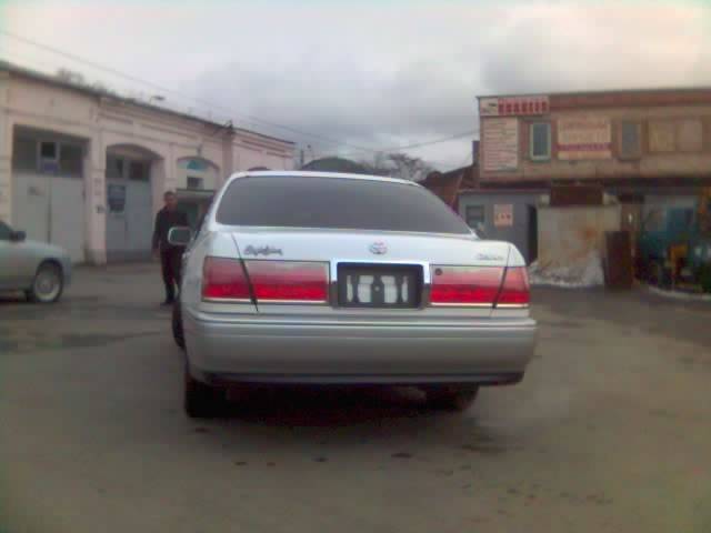 2000 Toyota Crown