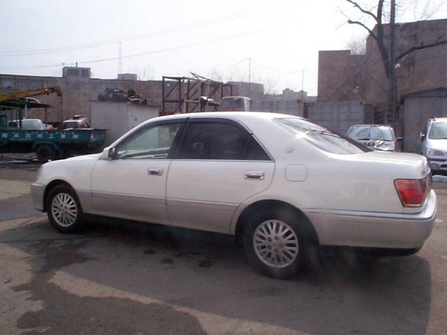 2000 Toyota Crown