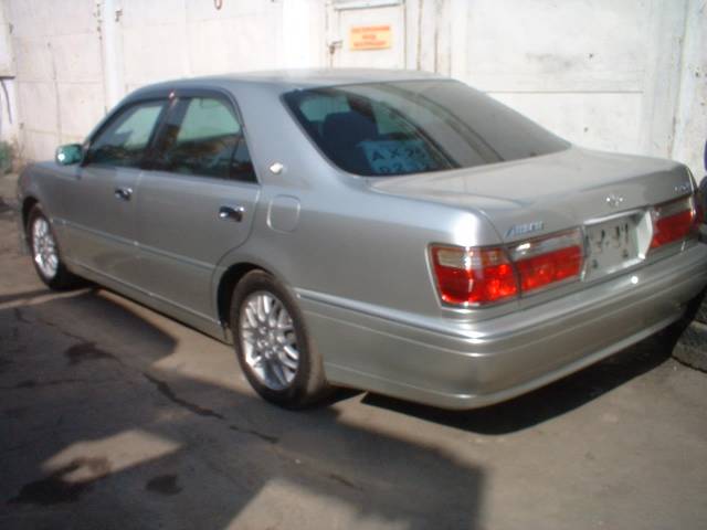 2000 Toyota Crown