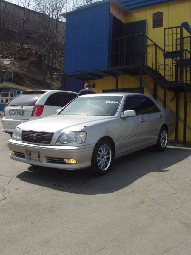 2000 Toyota Crown