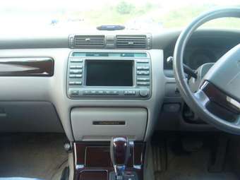 2000 Toyota Crown