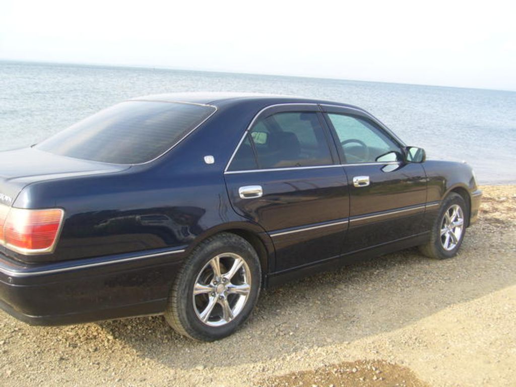 2000 Toyota Crown