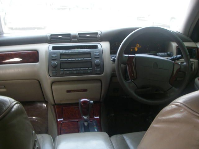 2000 Toyota Crown
