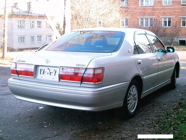 2000 Toyota Crown