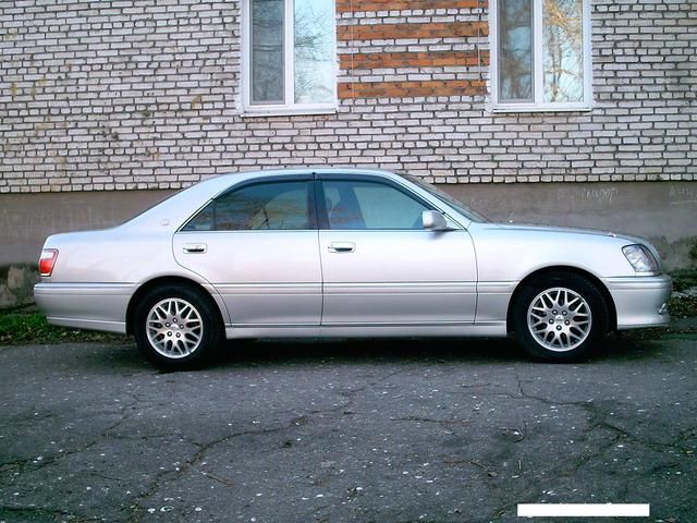 2000 Toyota Crown