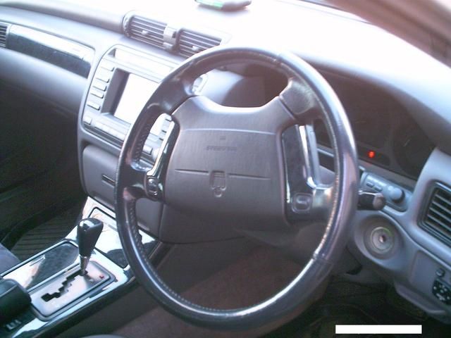 2000 Toyota Crown