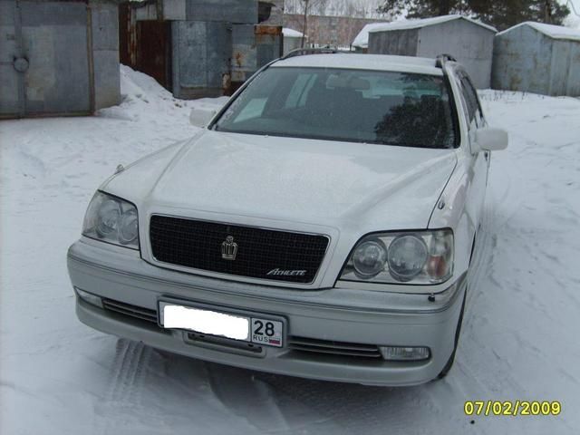 2000 Toyota Crown