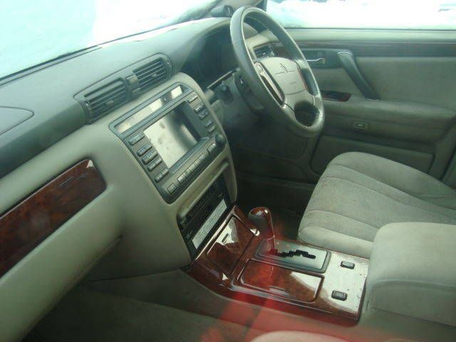 2000 Toyota Crown