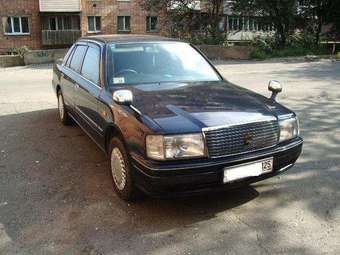 2000 Toyota Crown