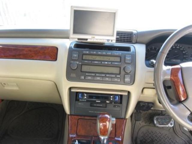 2000 Toyota Crown