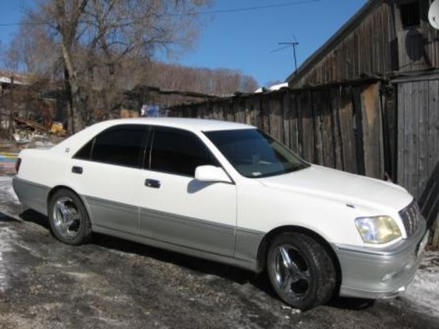 2000 Toyota Crown