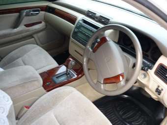 2000 Toyota Crown