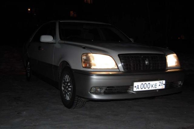 2000 Toyota Crown