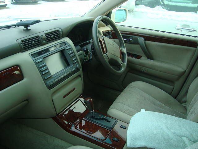 2000 Toyota Crown